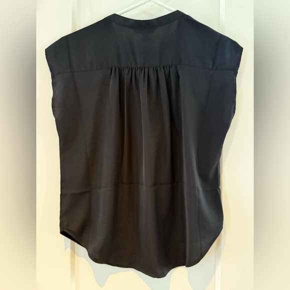 Banana Republic Women’s Black Cap Sleeve Blouse - Picture 3 of 4
